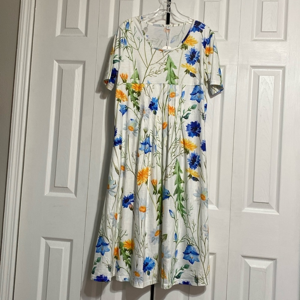 Knit lightweight pleated front floral dress Size SMALL